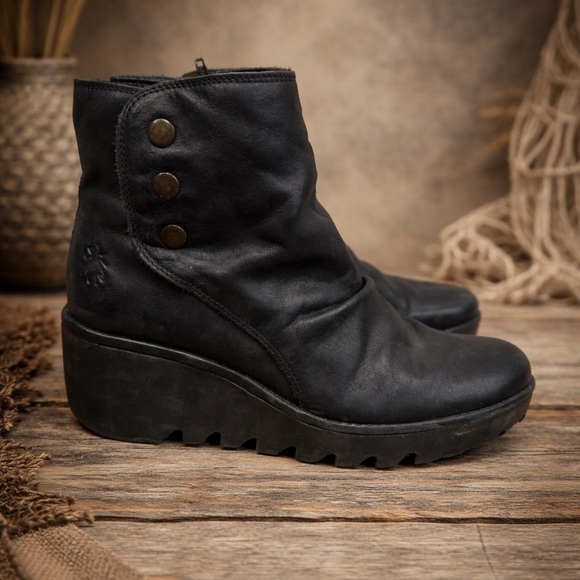 Fly London Shoes - Fly London brom Black Leather Ankle Boots size 40
